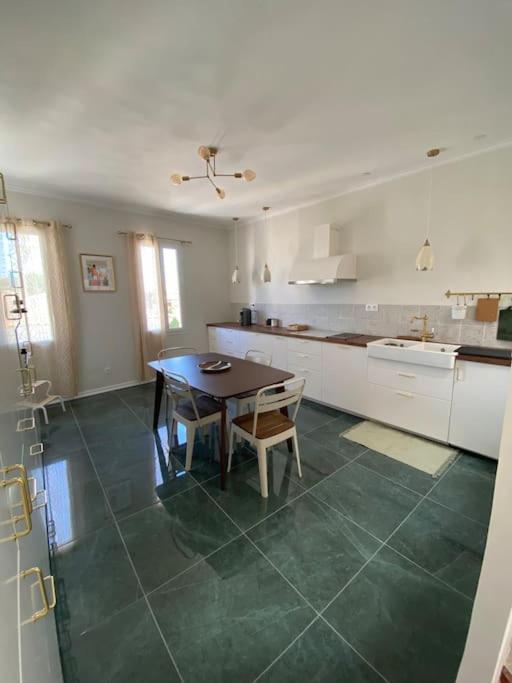 Merveilleuse Maison De Village Maillane Extérieur photo